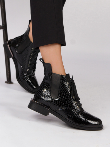 Maciejka Black Patent lace-up Boots 05773-01/00-7