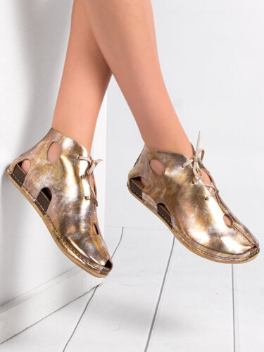 Maciejka Gold Leather Low shoes