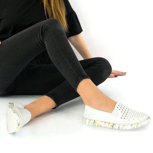 Maciejka White Flat Shoes 3512B-11/00-0