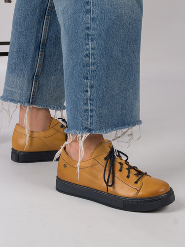 Woman's Sneakers Yellow Leather 