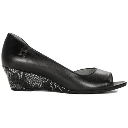 Maciejka 01304-46-00-5 Black Flat Shoes