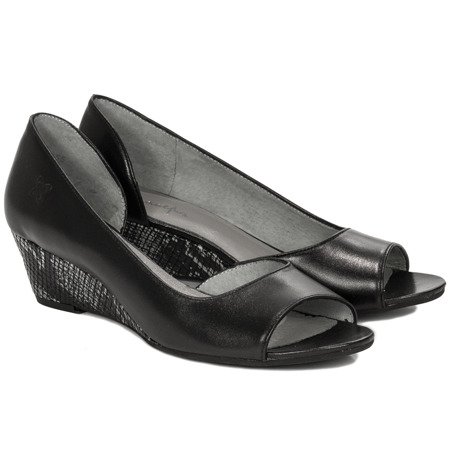 Maciejka 01304-46-00-5 Black Flat Shoes