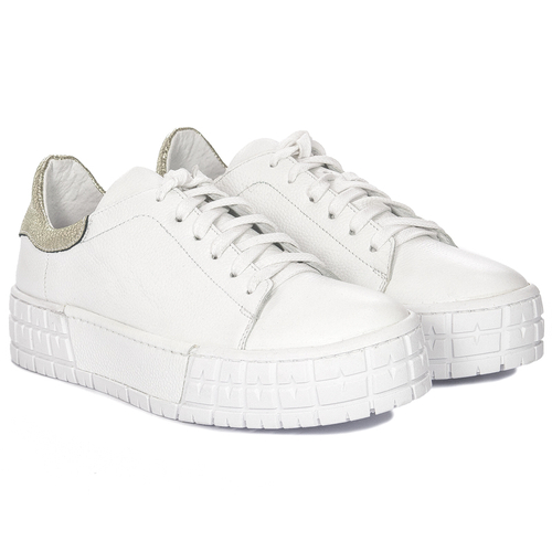 Maciejka 05470-11/00-1 Women's White Low Shoes