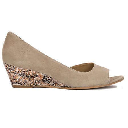 Maciejka Beige Flat Shoes 01304-22/00-1