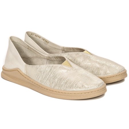 Maciejka Beige Flat Shoes 04078-04/00-0