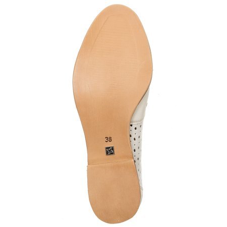 Maciejka Beige Flat Shoes 04883-04/00-5