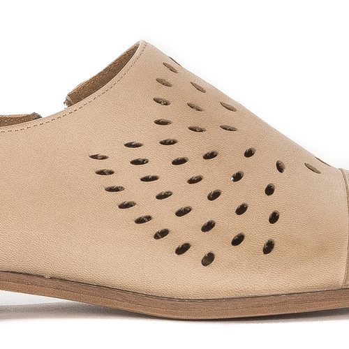 Maciejka Beige Flat Shoes 04936-04/00-5