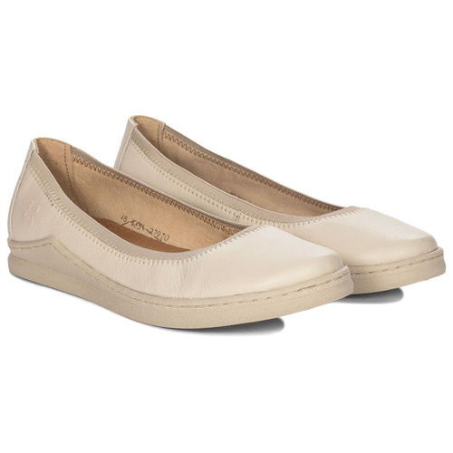 Maciejka Beige Leather Ballerinas