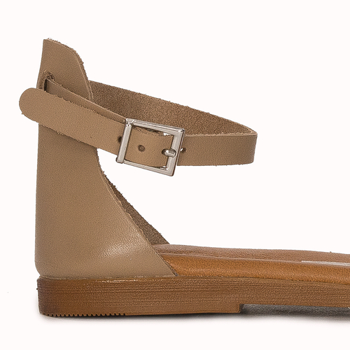 Maciejka Beige leather women's flat sandals