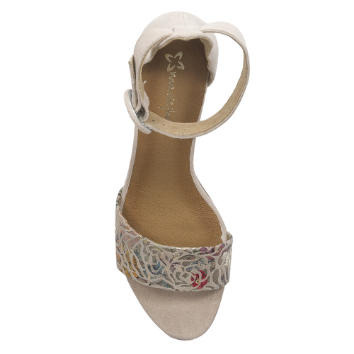 Maciejka Biege Sandals with flowers 04141-49/00-5