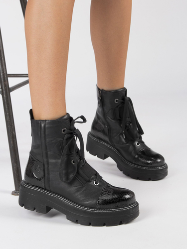 Maciejka Black Platform Boots 05215-01/00-7