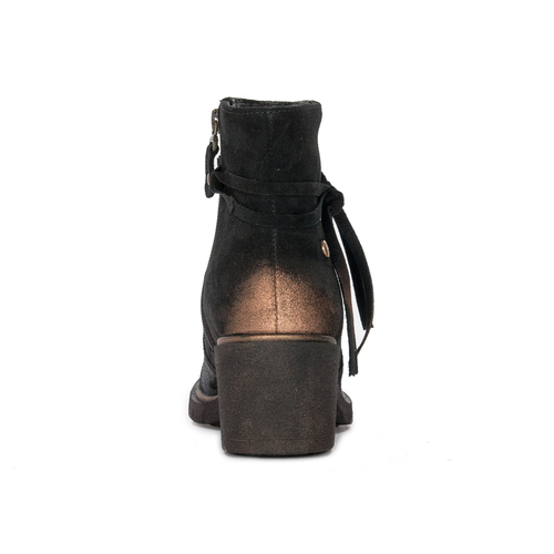 Maciejka Black velor women's Boots