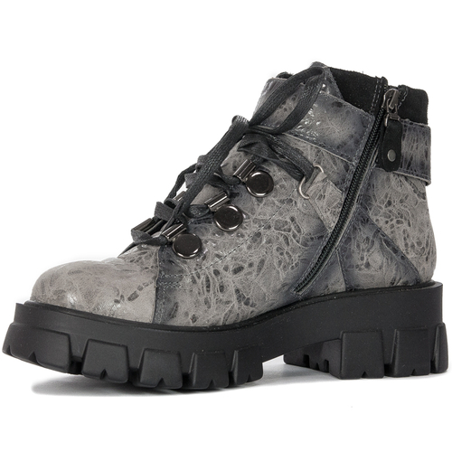 Maciejka Grey Boots 05127-03/00-7