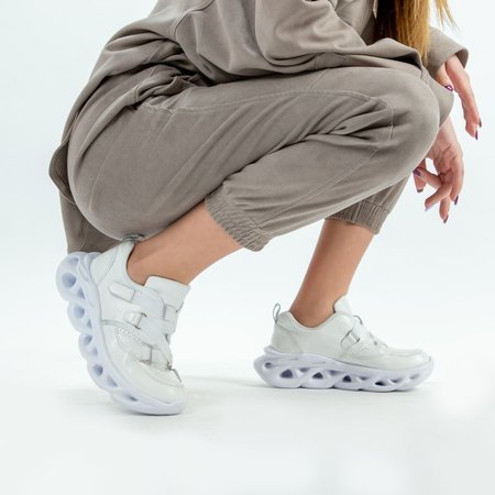 Maciejka White Sneakers 04978-11/00-5