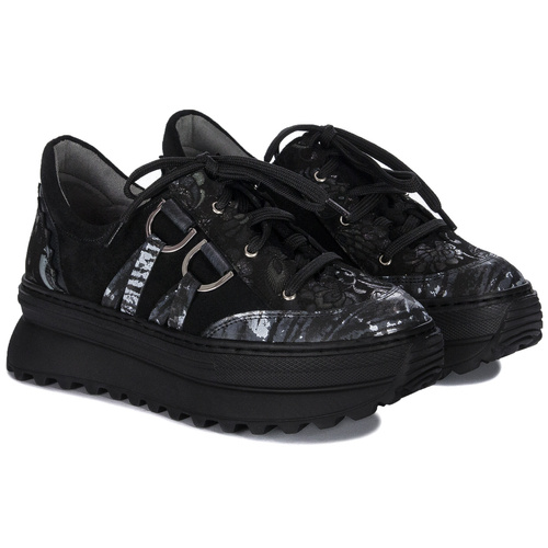 Maciejka Woman's Black Leather Sneakers