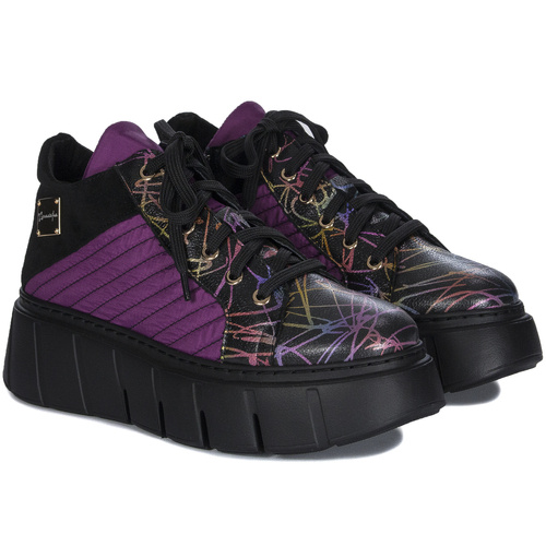 Maciejka Woman's Fuxia Sneakers