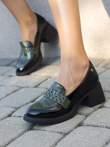 Maciejka Woman's Leather Black Green Low Shoes