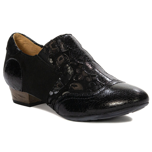 Maciejka Woman's Leather Black Low Shoes