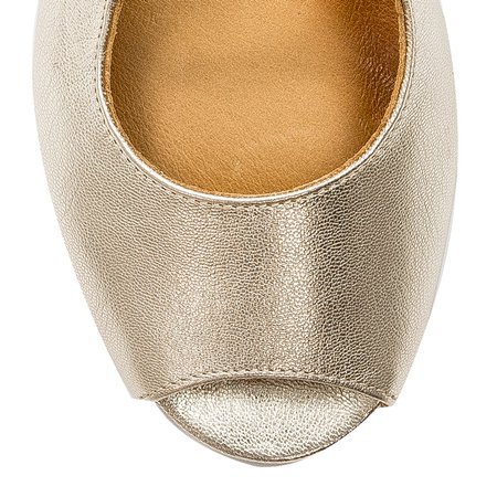 Maciejka Women's leather gold pumps