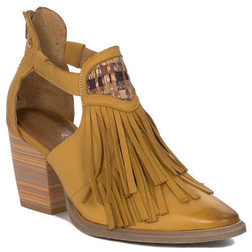 Maciejka Women's shoes natural leather yellow 05807-07/00-5
