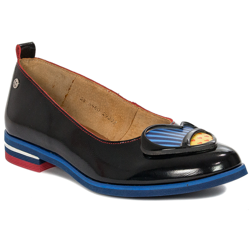 Maciejka lacquered black and red Flat Shoes