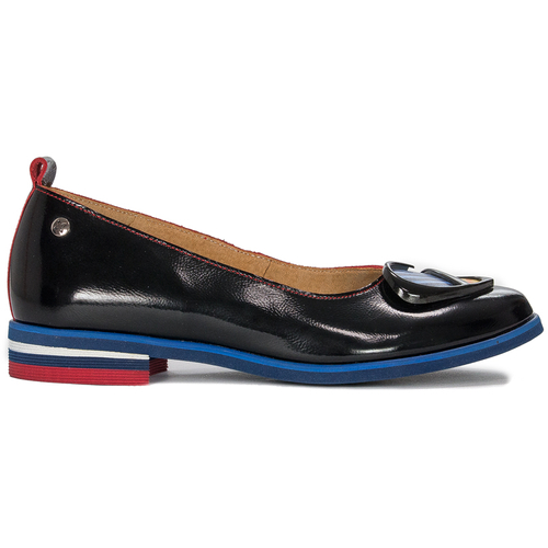 Maciejka lacquered black and red Flat Shoes