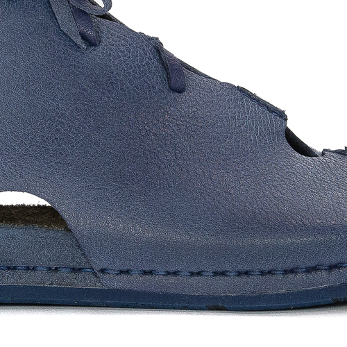 Maciejka Navy Low shoes