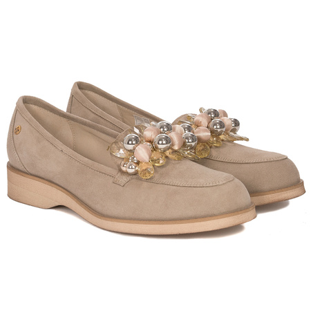 Maciejka Women's beige leather Flat Shoes New ornament