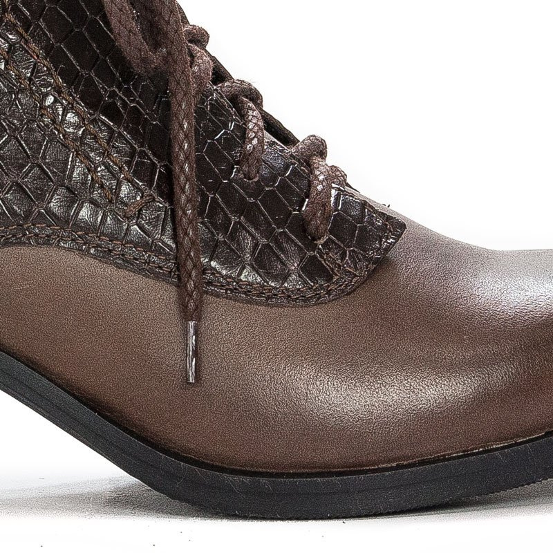 Maciejka Brown Lace-Up Boots 02113-02/00-3