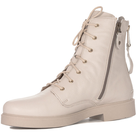 Maciejka Beige women's Boots 05723-04/00-8