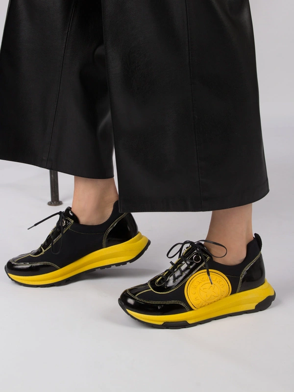 Maciejka Sneakersy Platformowe z Lakierowanymi Detalami Czarno-Żółte 06295-01/00-8