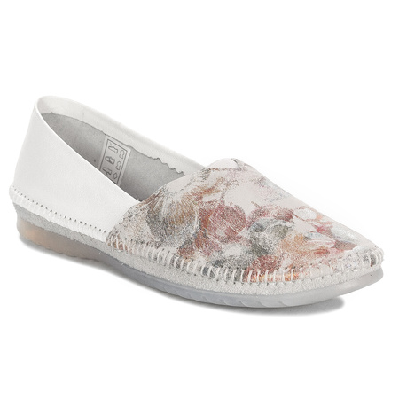Maciejka Women's Low Shoes White With Flowers