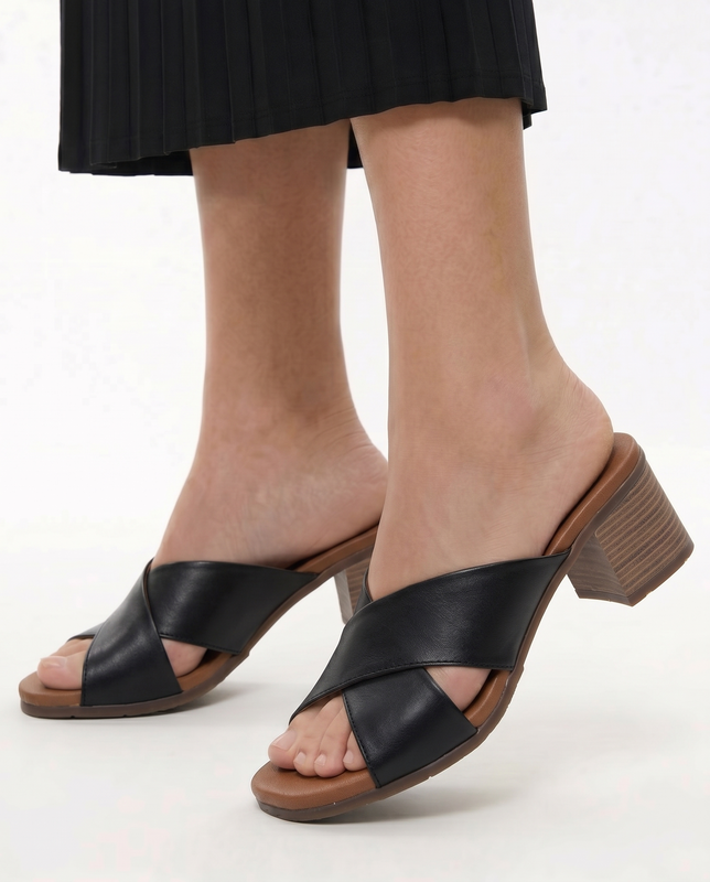 Maciejka Leather Mules On Block Heel Elegant Black E7390-01/00-1
