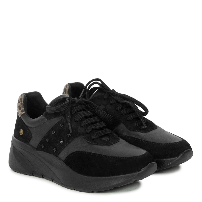 Maciejka Sneakersy Skórzane Na Koturnie z Nitami i Wstawką Animal Print Czarne P7239-01/00-7