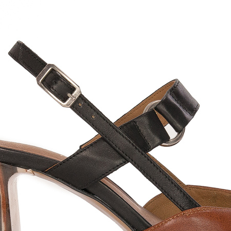 Maciejka leather Black and brown pumps