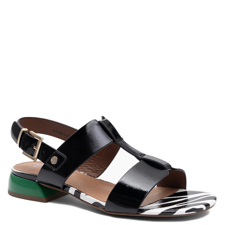 Maciejka Leather Sandals Patent Finish Low Heel Black K7455-01/00-1