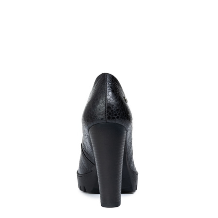 Maciejka Timeless Full-Grain Leather Pumps on Platform 2629W-04-00-1