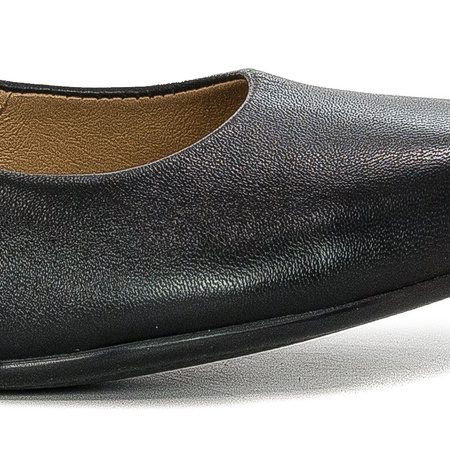 Maciejka Leather Court Shoes Contoured Insole Low Block Heel Black 03330-20/00-1