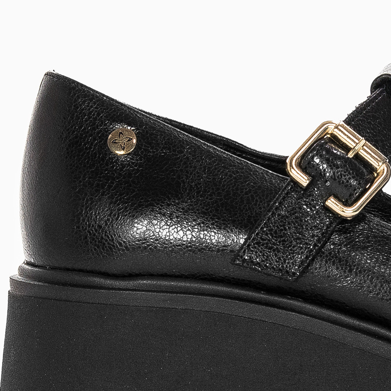 Maciejka Women's low shoes Black leather 6271A-01/00-1
