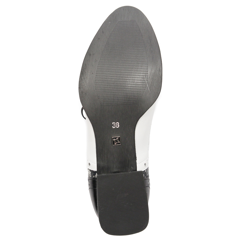 Maciejka Woman's Leather White and Black Flat Shoes