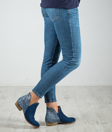 Maciejka Ankle Boots Asymmetric Low Heel Navy 04091-47/00-5