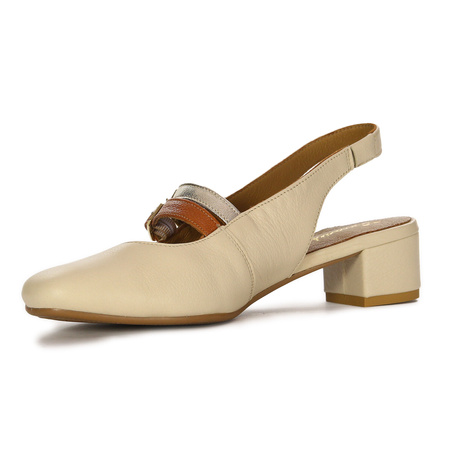 Maciejka Women's Beige Pumps