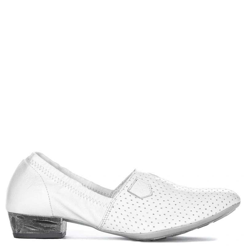 Maciejka White Low Shoes