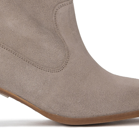 Maciejka Dark Beige Suede Boots 06005-10/00-6