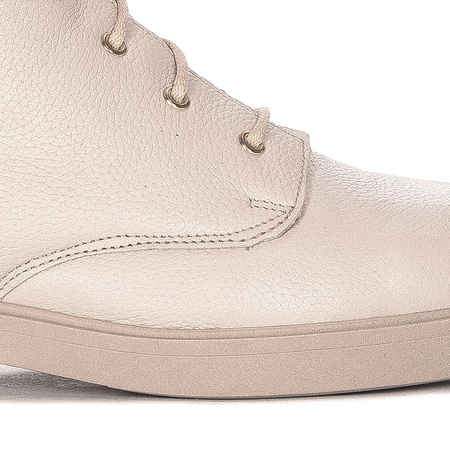 Maciejka Beige women's Boots 05723-04/00-8