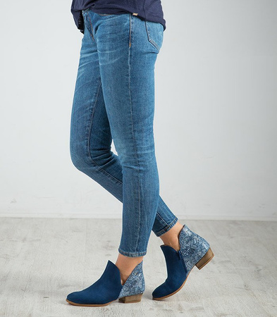 Maciejka Ankle Boots Asymmetric Low Heel Navy 04091-47/00-5