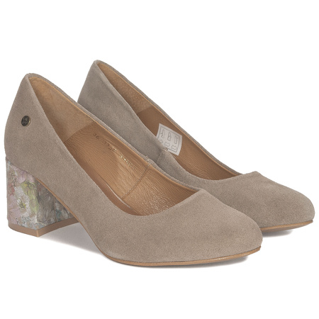Maciejka Women's Beige Flowers Pumps
