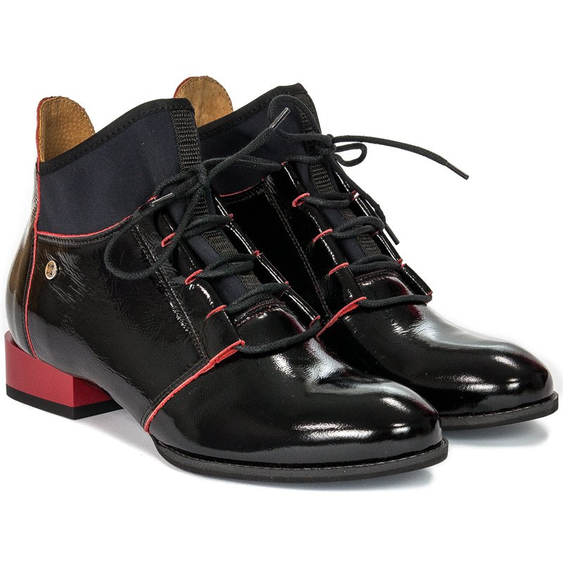 Maciejka Black Lace-up Boots 04744-16/00-5