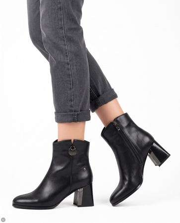 Maciejka Leather Ankle Boots Architectural Block Heel Black K7203-01/00-8