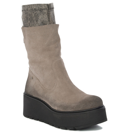 Maciejka Beige Boots 06246-04/00-8